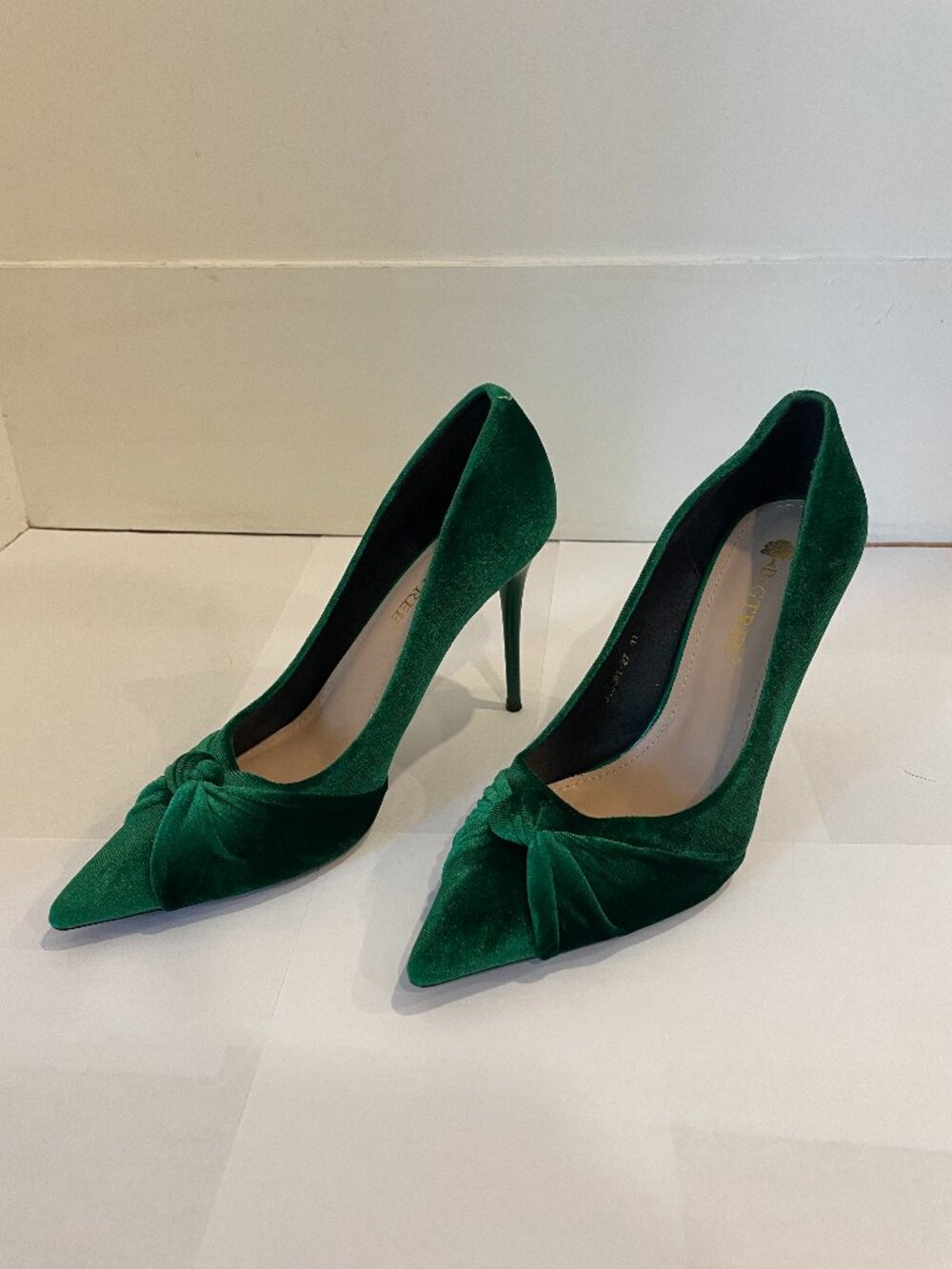 Green Velvet Big Tree Heels Pumps